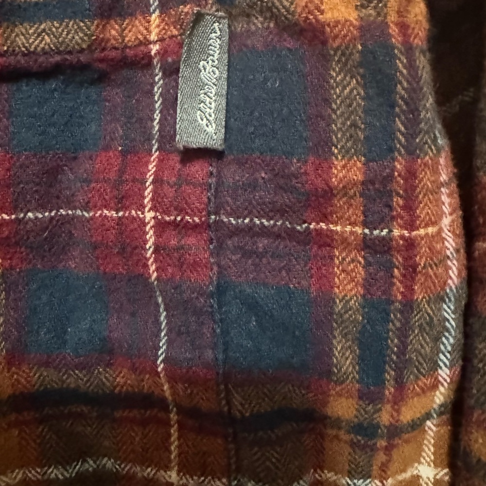 EDDIE BAUER MEN'S PLAID FLANNEL BUTTON DOWN CASUAL SHIRT - Picture 4 of 5